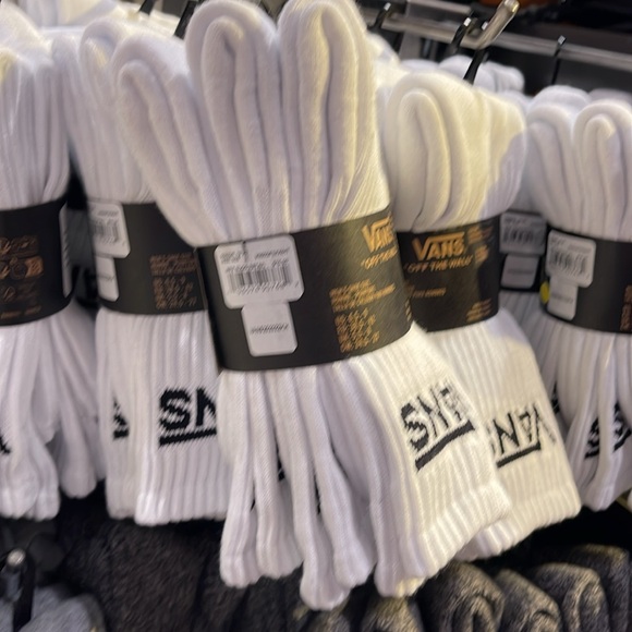Vans Socks 3 pairs set CREW VANS.
"OFF THE WALL" White/White
NWT - Picture 9 of 16
